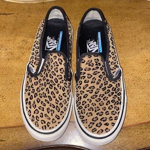 🖤Vans classics slip-ons cheetah print